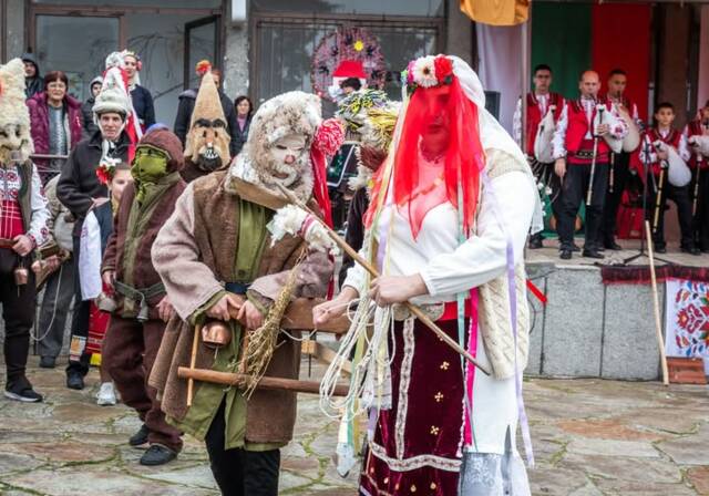 Кукери бабушери